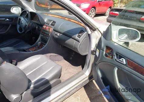 1999 Mercedes-Benz Clk 320 z USA, uszkodzony, nr VIN WDBLJ65G8XF104440